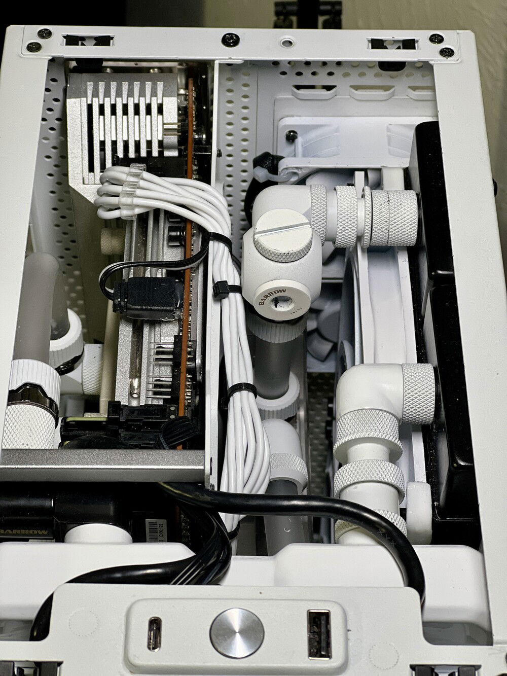 SSUPD Meshlicious with dual 280 rad custom loop - 13700K