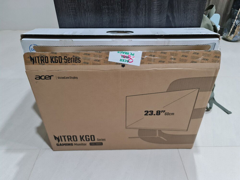 Since the old monitor died (RIP Dell S2721HN), I went ahead and got a new one, except, not only is the new one smaller, but also better? (Acer kg240y x1 got 200hz refresh rate with HDR support)