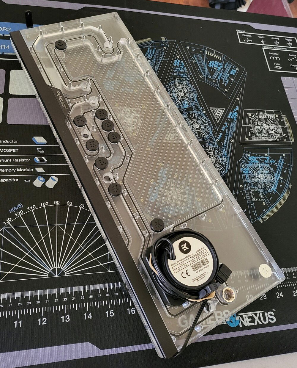 EKWB Fractal Distribution Plate