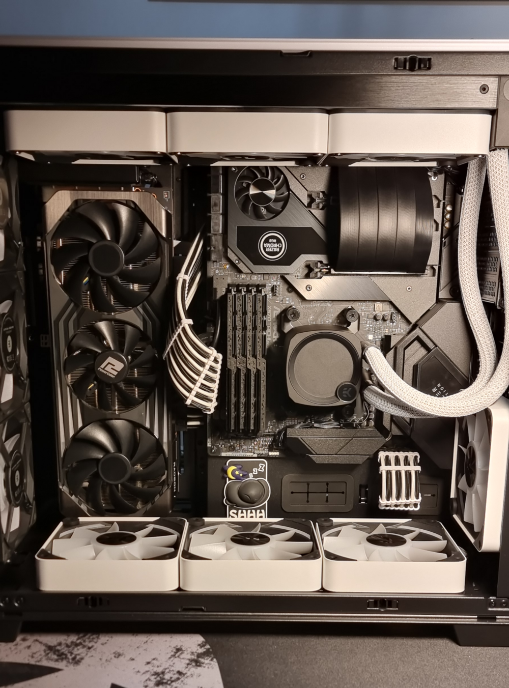 Mounted the gpu with Lian li upright gpu mount for 40 series cards. With io panel at the top, snug fit and extended the 600mm riser cable with a 240mm to be able to run it behind the motherboard