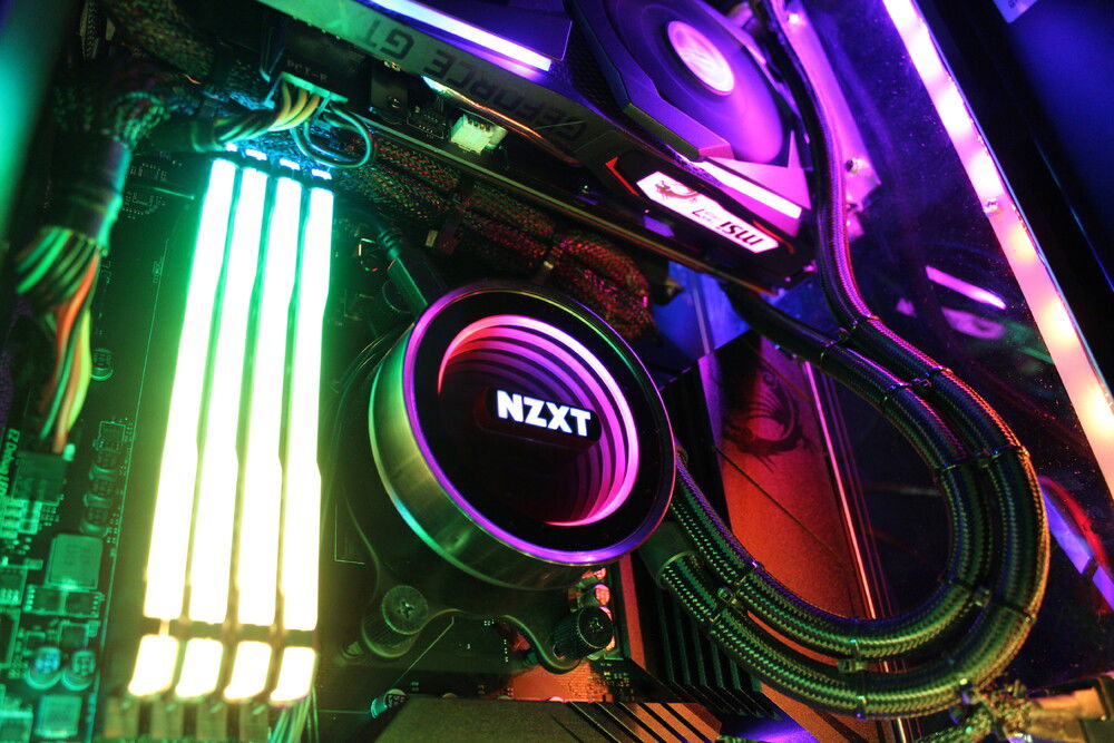 The 24-pin cable was routed back and forth along the GPU for the cleanest look.