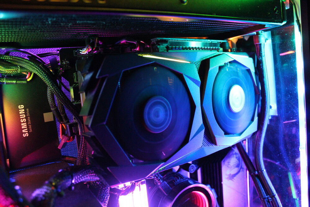 The PC hosts a 250GB Samsung 970 M.2 SSD for Windows10, a 2TB Samsung 980 M.2 SSD for games, a 1TB Samsung 860 SSD dedicated to Launchbox and a MSI GeForce GTX 1660 GAMING X 6G