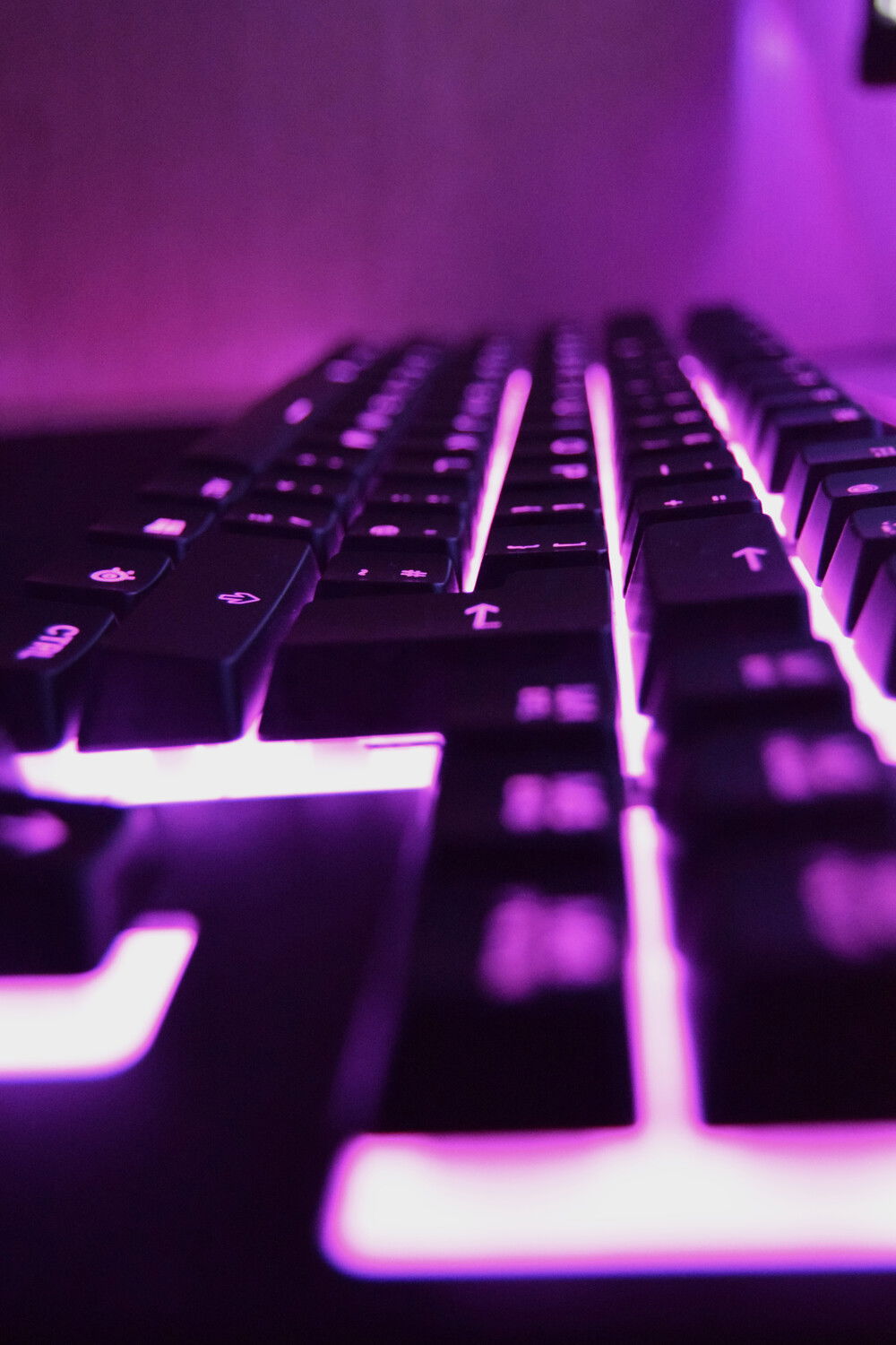 SteelSeries Apex 3 TKL RGB Upclose