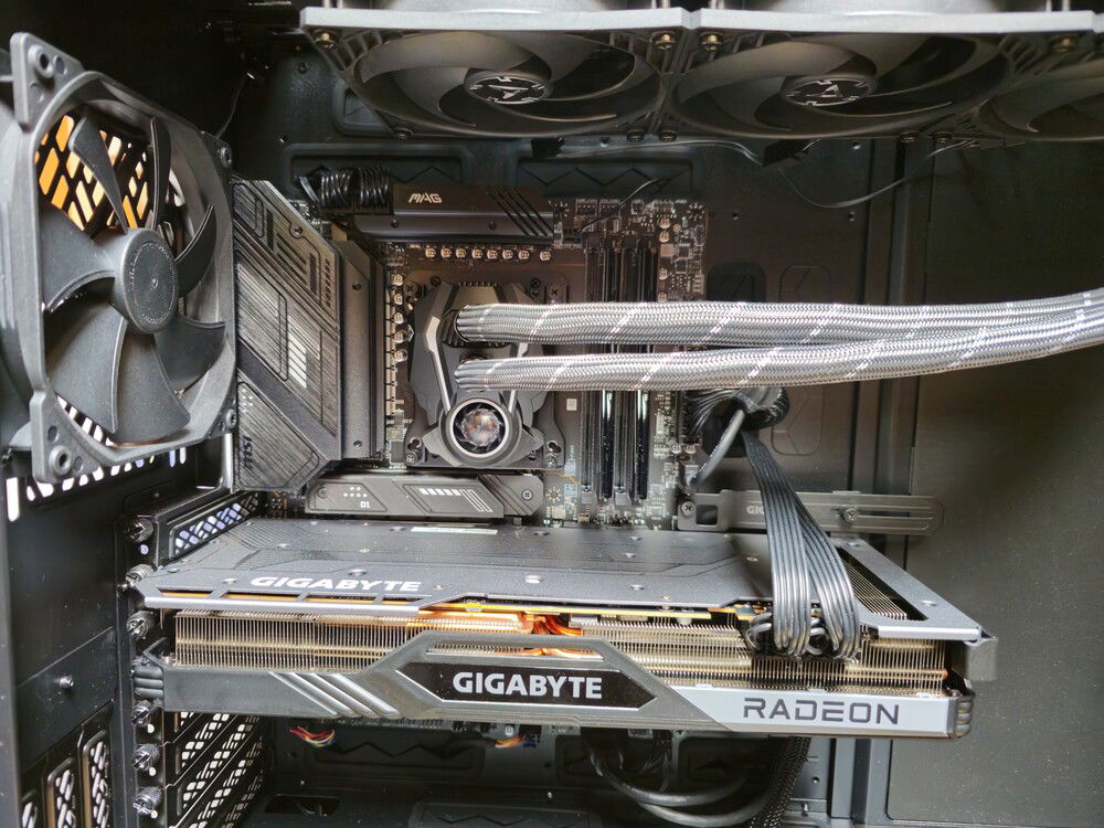 Pump and GPU close-up