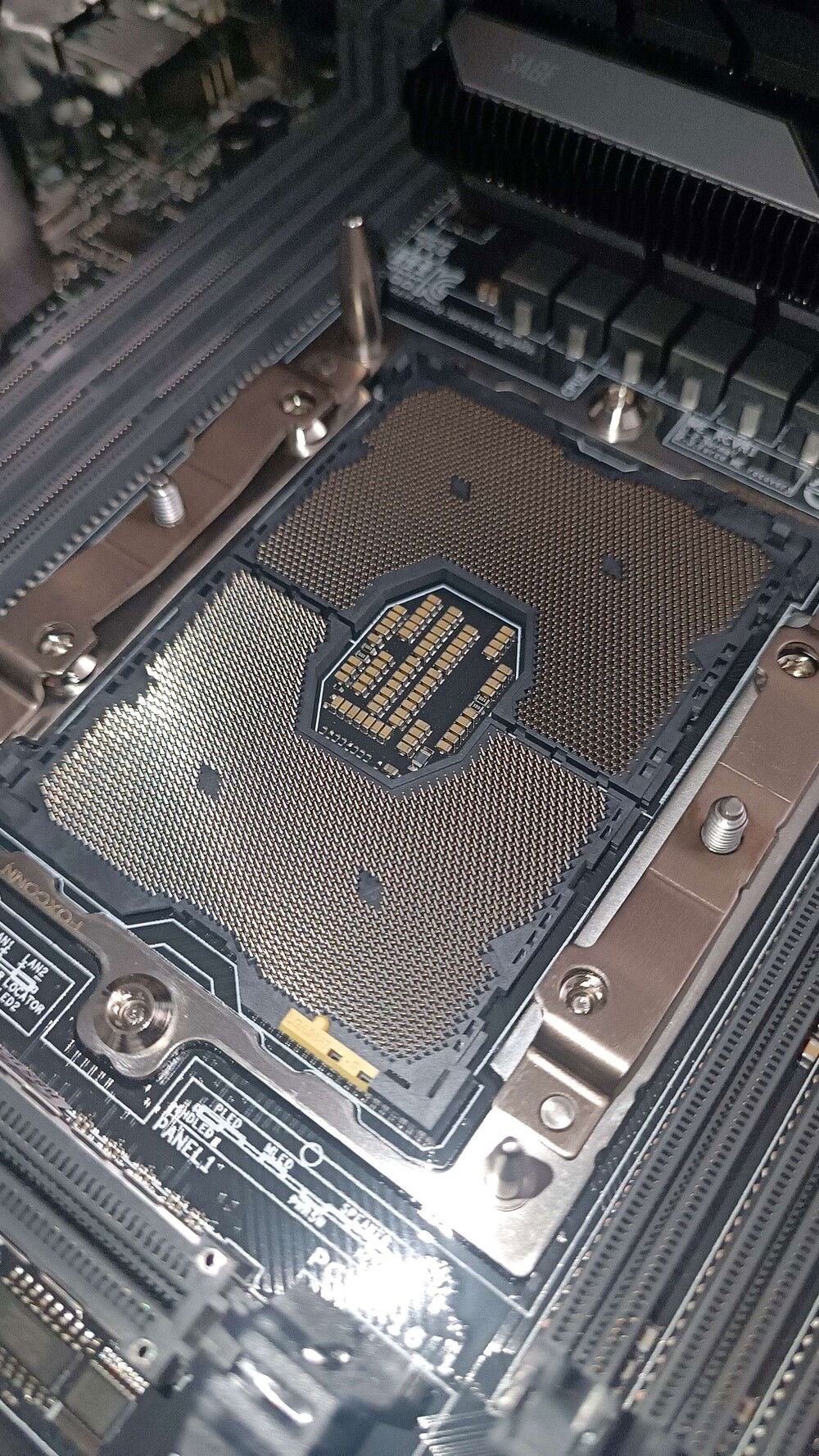 Socket 2 pin check !