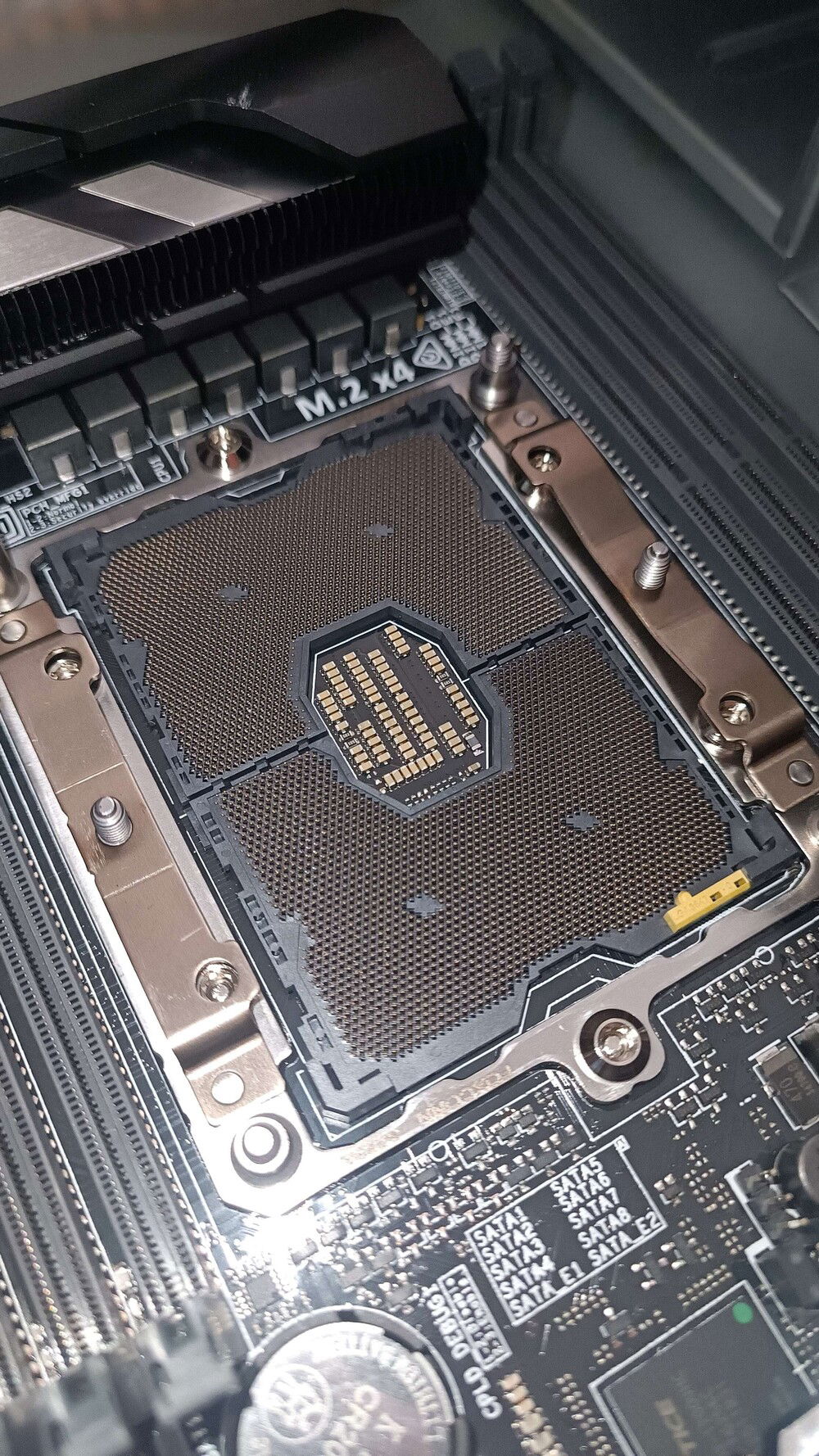 Socket 1 pin check !