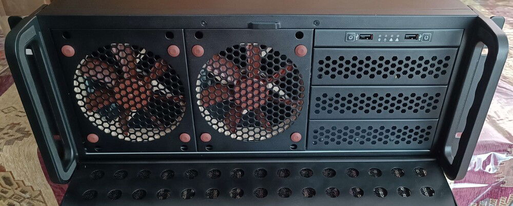 All the RGB on this build will be the activity LEDs of the front panel !

Boot up time is stomping my way, can't wait to see those magnificent brown/beige fans spin up !