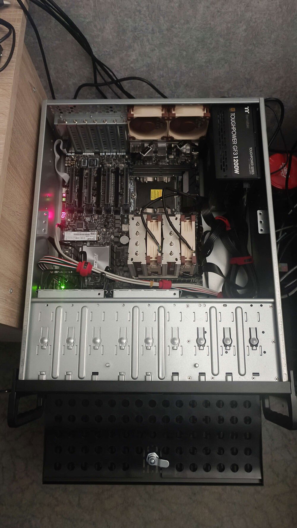 drum roll... we have power... we have POST...