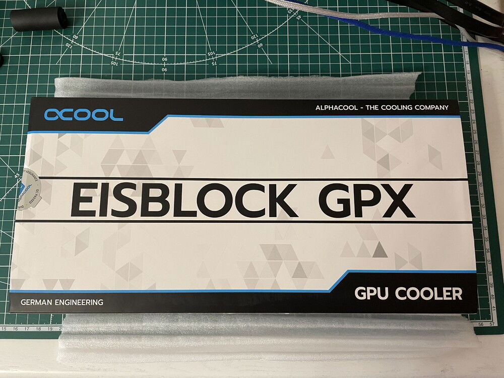 Meanwhile the GPU waterblock has arrived. Lets see what's inside.
