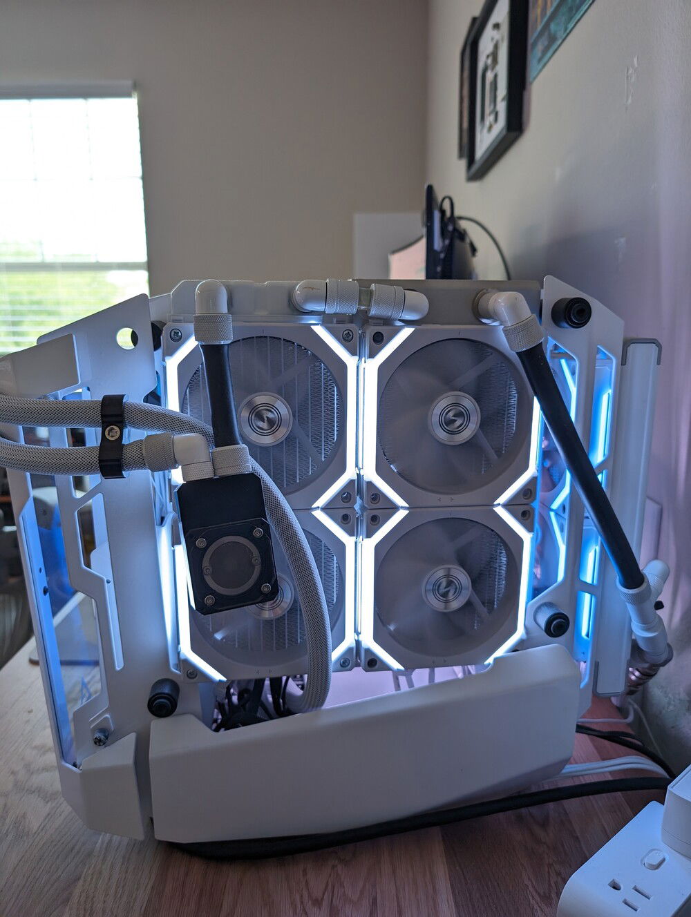 Modified rear side of case to fit 2 radiators. NOTE: at least one has to be a slim rad (ie, hwlabs L series)