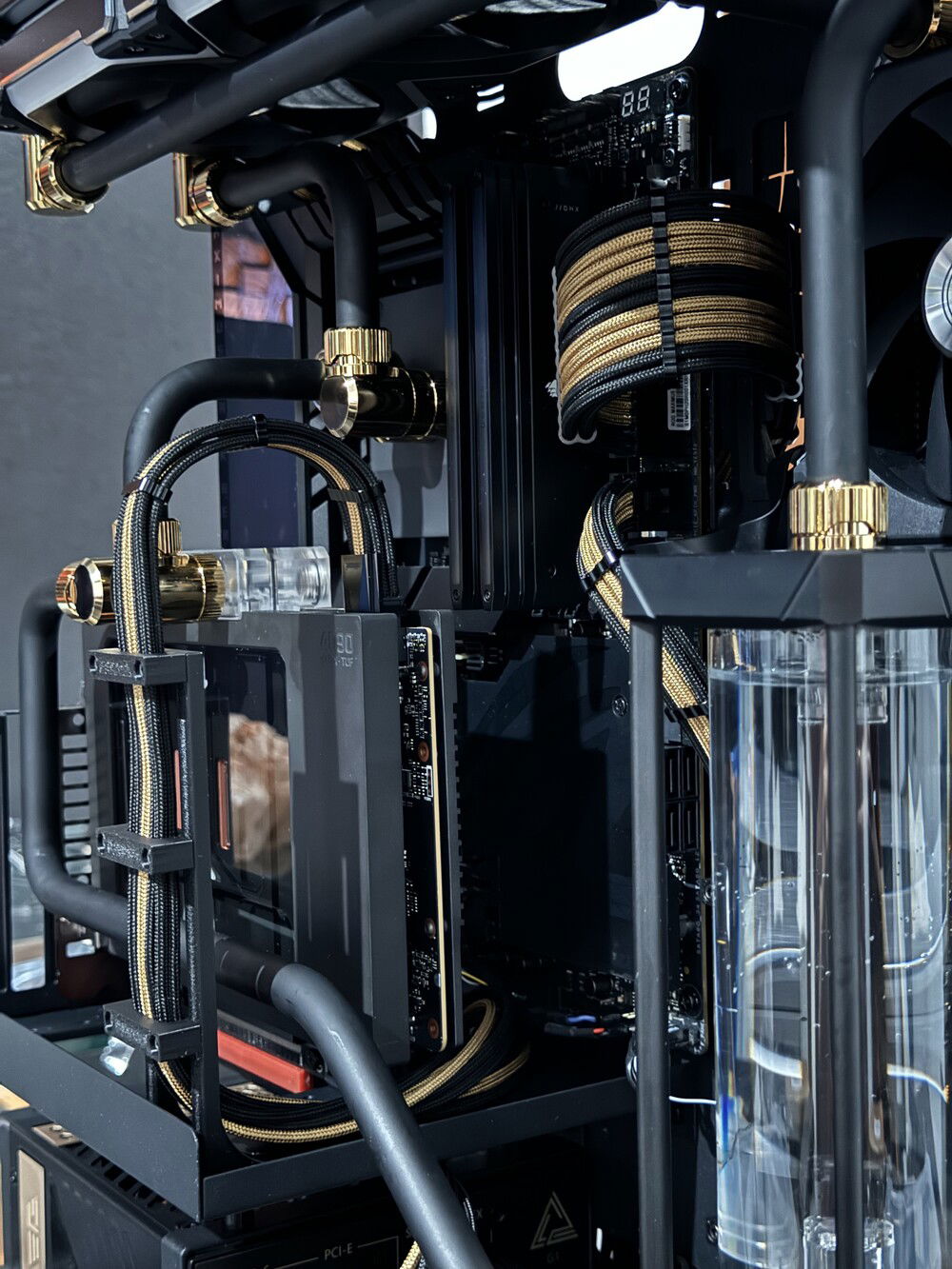 Custom 3D printed cable management solution to ensure12vhwpr cable has a stable connection.