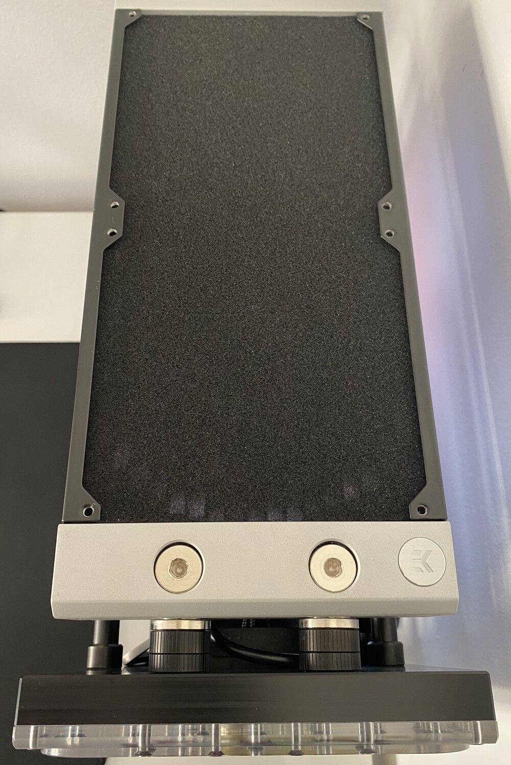 Additionally, I made a few minor adjustments:
 3. Added a coolant flow sensor and a dust filter for the top radiator