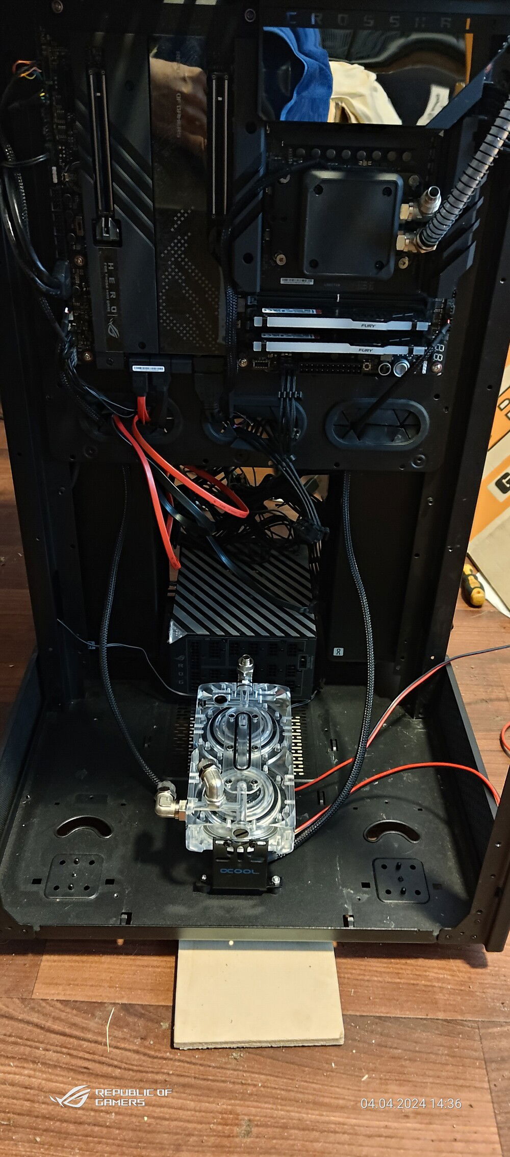 some look when the biggest radiators and the psu were build in from the front of the case