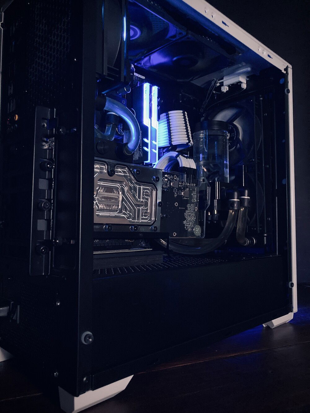 Using EK Fluid Gaming parts