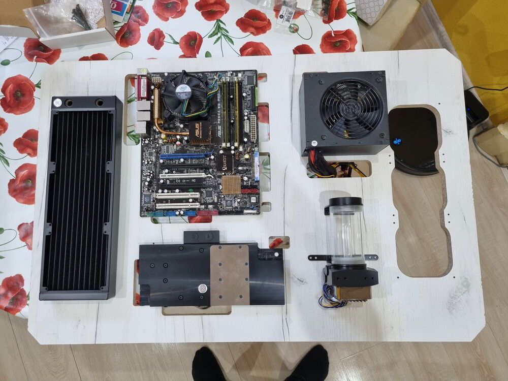 Demo particle board and demo components