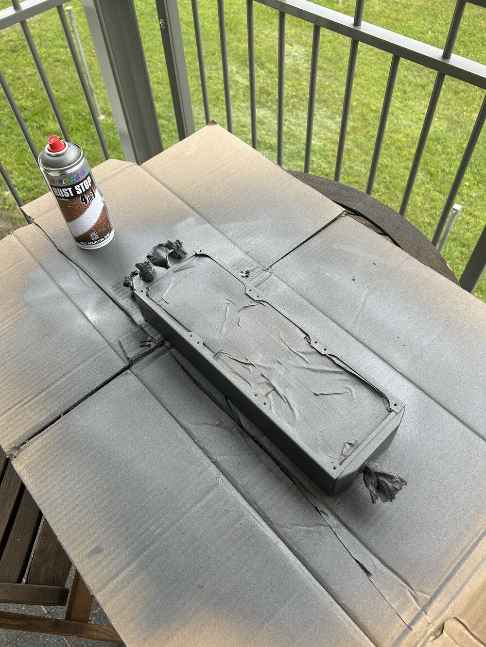 So i had to paint it…
…in grey fitting my pc case