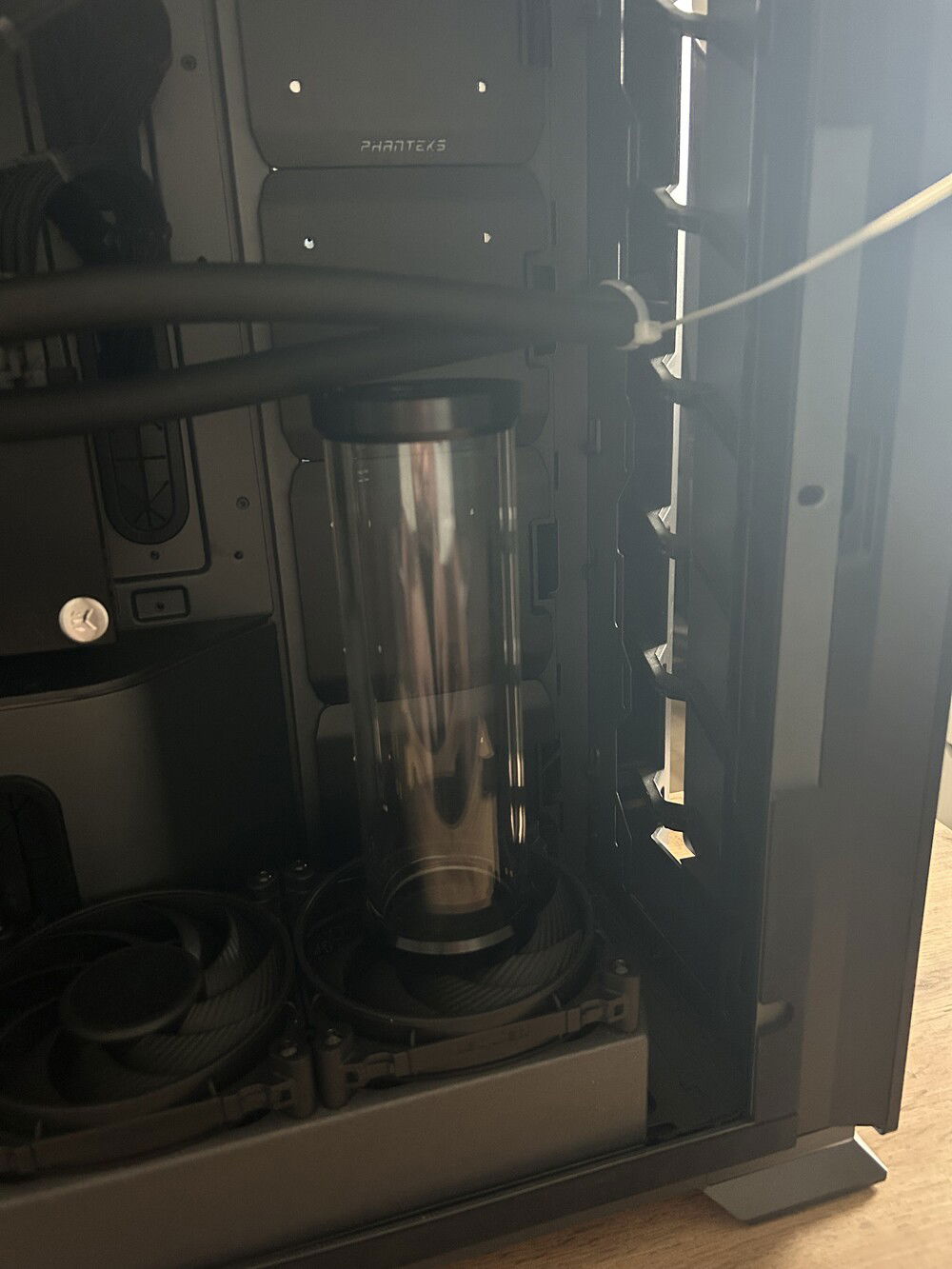 Found that the normal clear glas looks boring so i thought