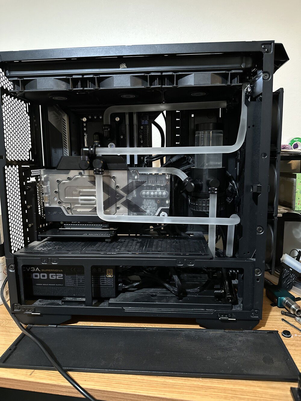 V1.5 Finished installing Vertical GPU mount and 420mm Rad! Just dont pay attention to that gpu return 90... yuk!