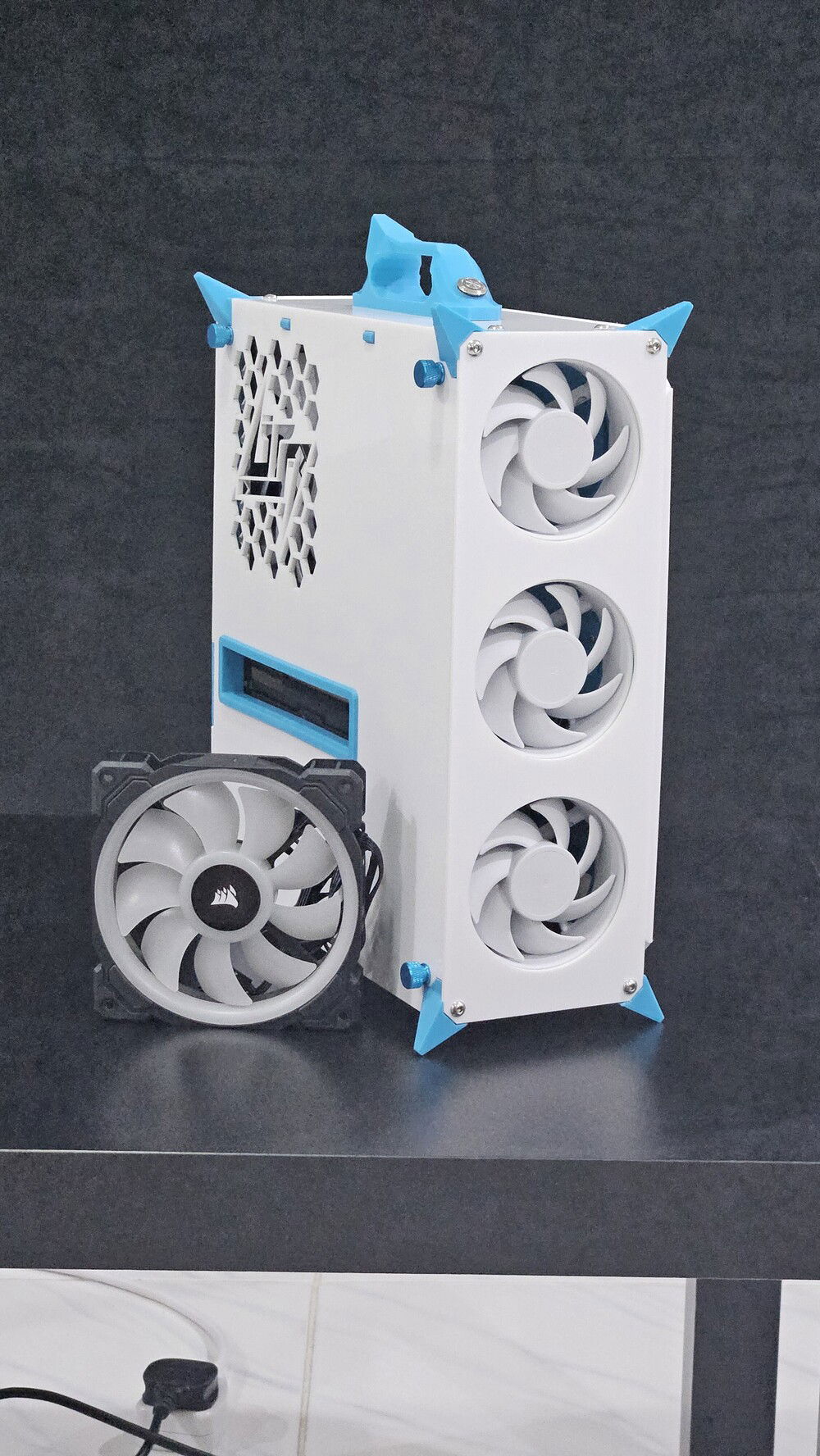 120mm fan next to Brq Zero case