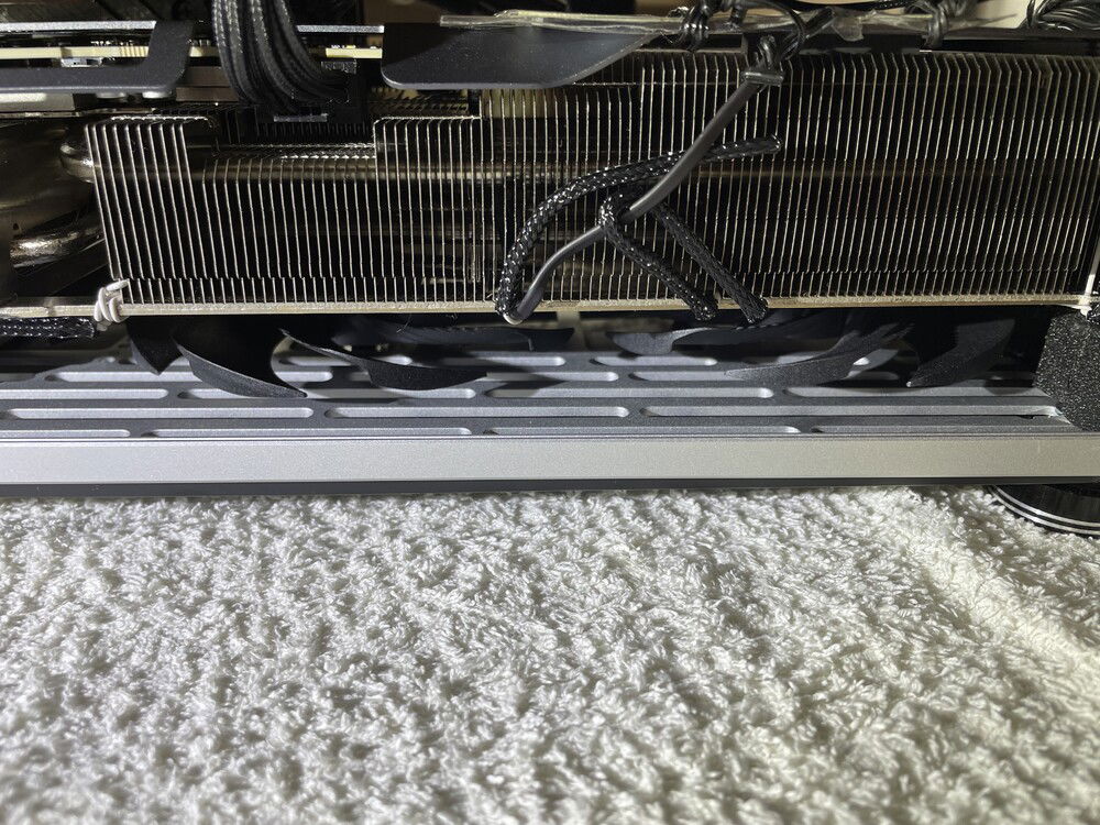 GPU-fan clearance is 2-3mm :)