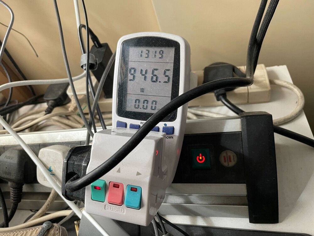 (v1) Power consumption (up to 1200W).