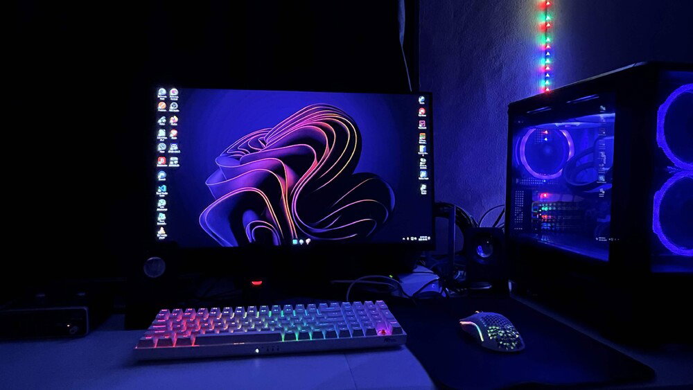 This one, the monitor is LG UltraGear 1080p and I don't know if I'll trust this monitor again. I changed it into Lenovo Legion R27qe Gen 2 1440p. This image is kind of outdated. You'll notice some things are missing lol
