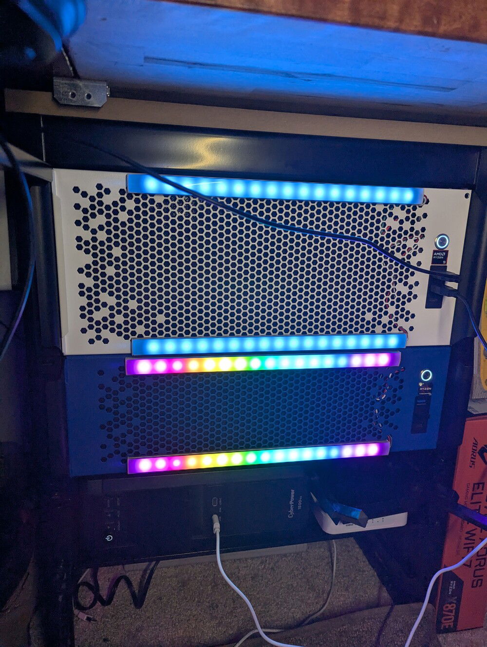 Sorry for the bad led bars. Was weird not having RGB.