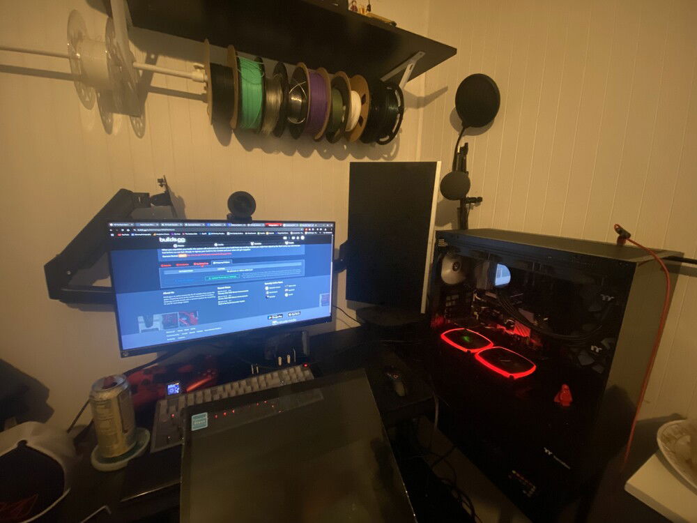 Early stage zoomed out. Still figuring out transfering things from my old setup.