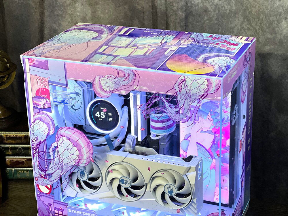 Starforge's design covers the entire case.