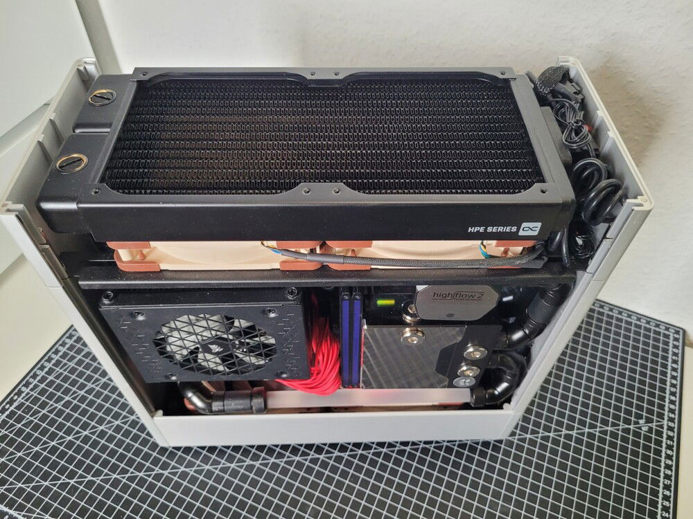 2 x Alphacool NexXxoS HPE-30 Full Copper
4 x Noctua NF-A 12x25 PWM