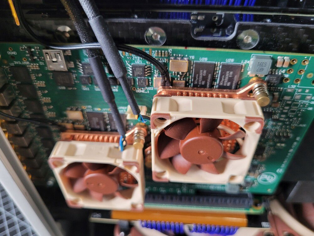 Blackmagic Decklink Quad 2 with AL HEAT SINK 37X37X17MM and Noctua NF-A4x10 24V PWM and Aquacomputer Temp. Sensor