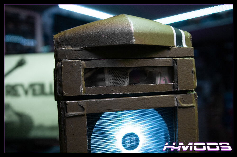 this slides out as a drawer for USB drives or small cables.