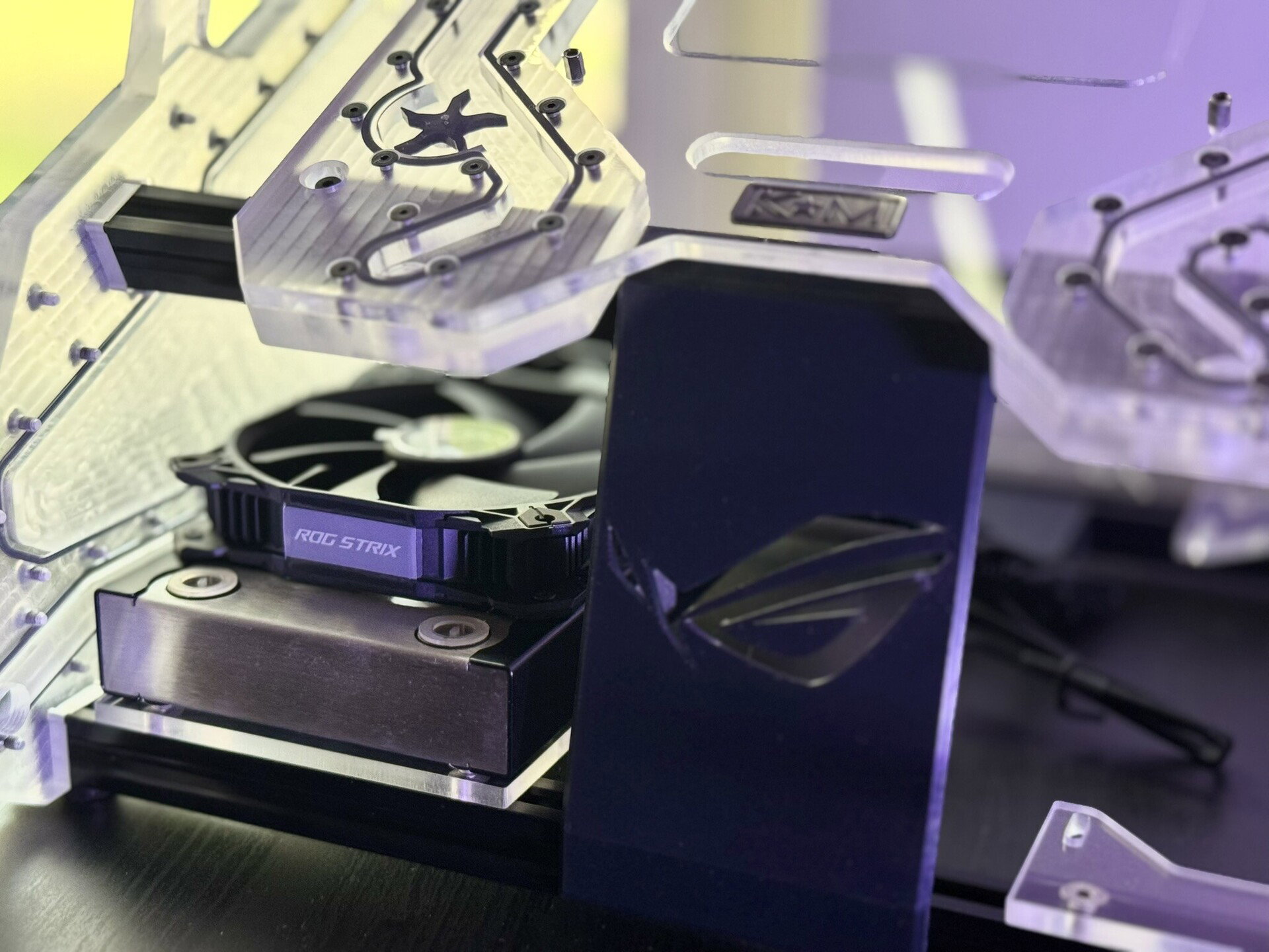 ROG Bench (itx) » builds.gg