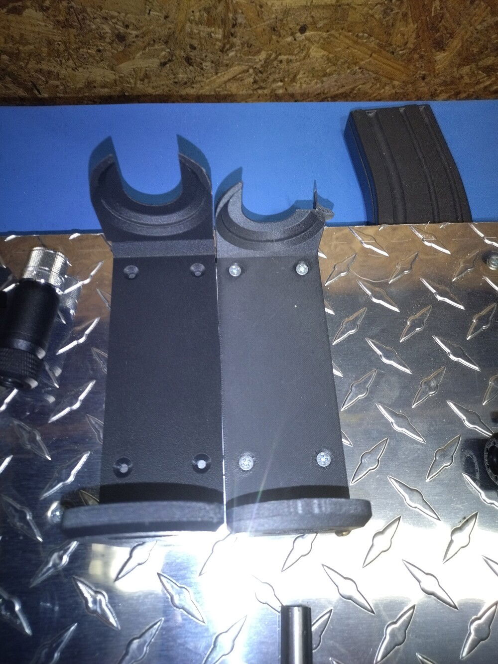 Version 1 of the res mount was a failure.  Version 2 is much stronger