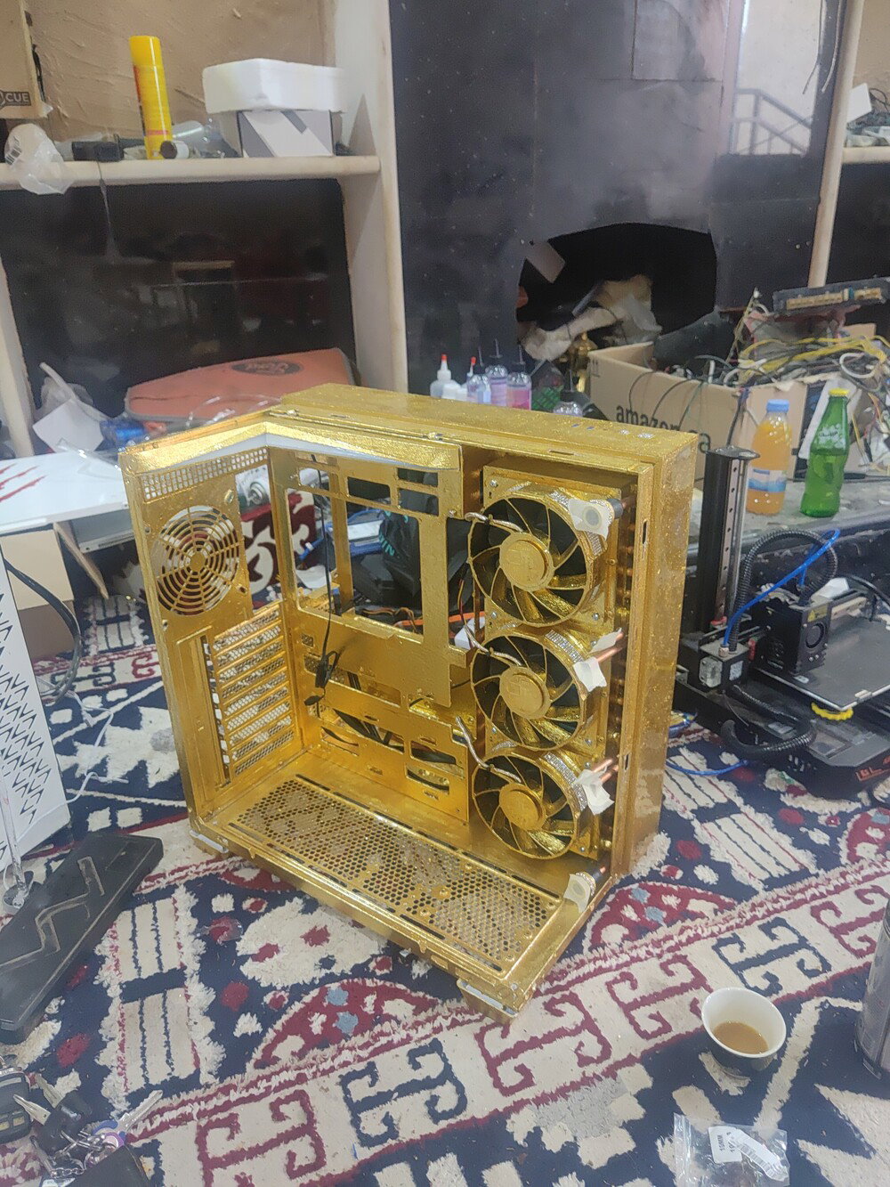 These are mining rig fans known for their high speed of 5400 rpm. They typically operate at a very low, almost inaudible speed, but you can increase the speed if needed.