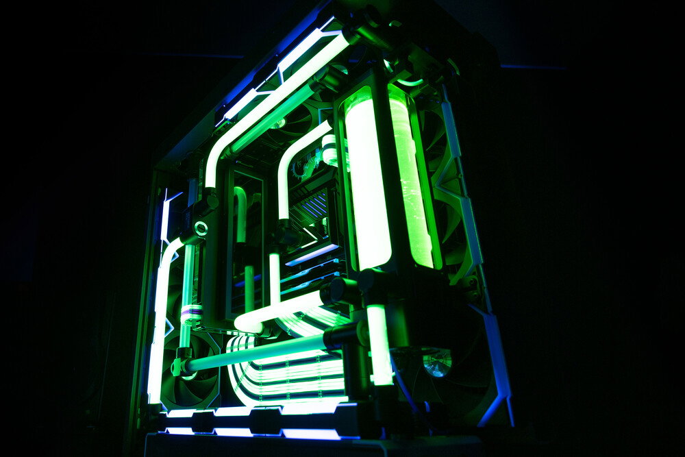 PC turned OFF. Only UV backlight works here