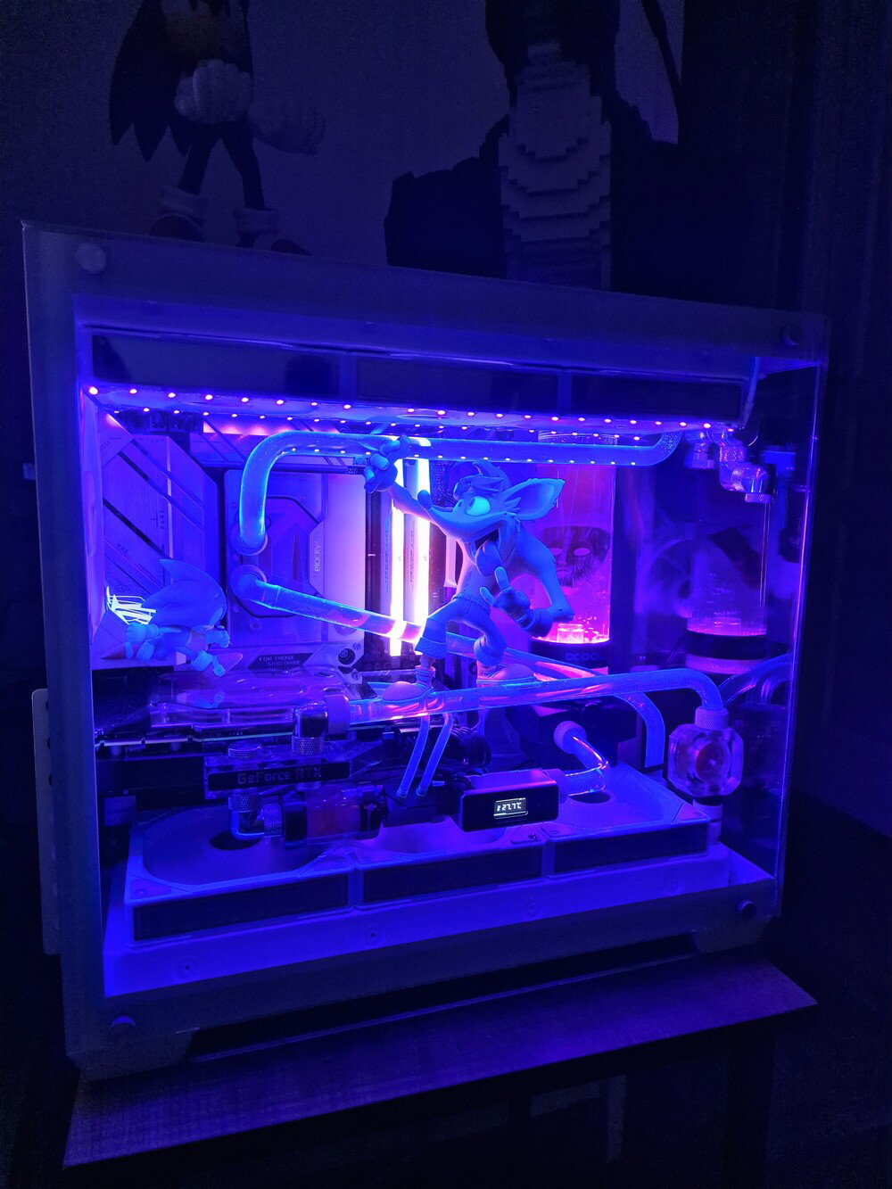 Experimentation with UV-reactive tubing (night mode lighting).