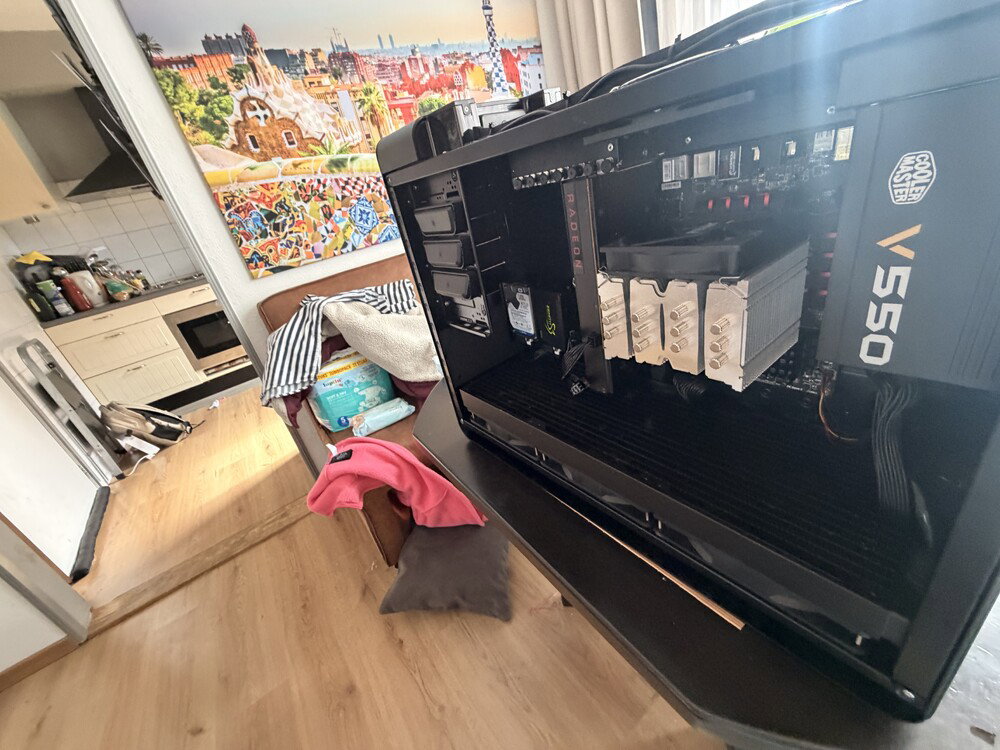 Well guess what, the other screw on the reservoir also started leaking, so for now an air cooler will do