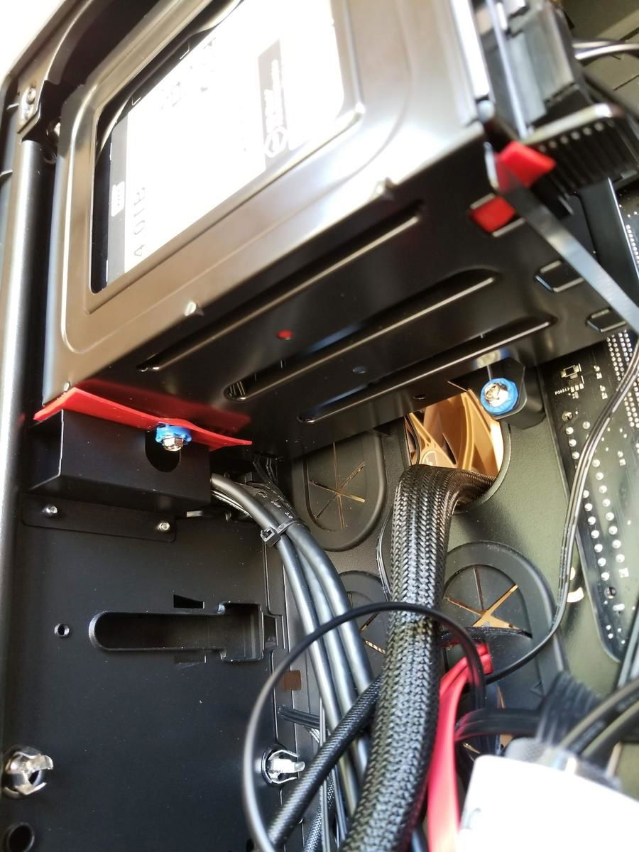 A shot of the drive and PSU side of the Air 740.
This is showing my ghetto sound damping attempts...