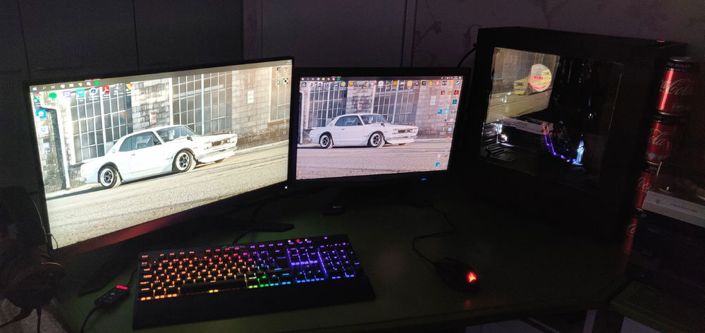 The other screen is some random Acer screen that i do not have any idea what it is