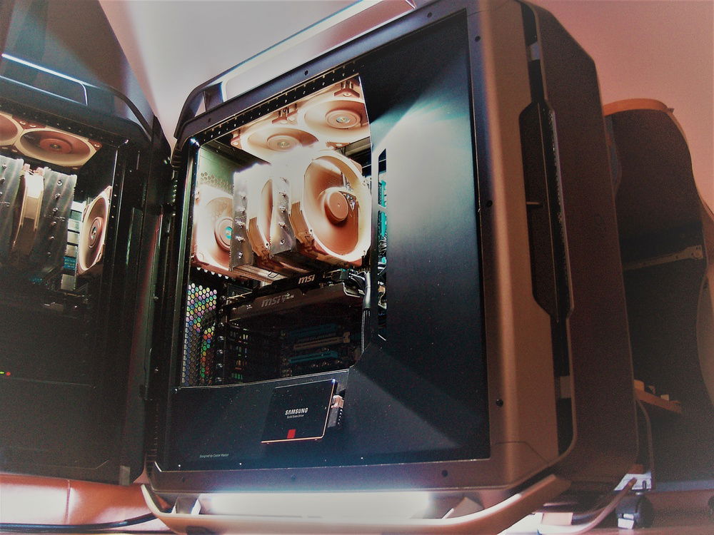 New COSMOS C700P build with a lot of Noctua stuff inside.
