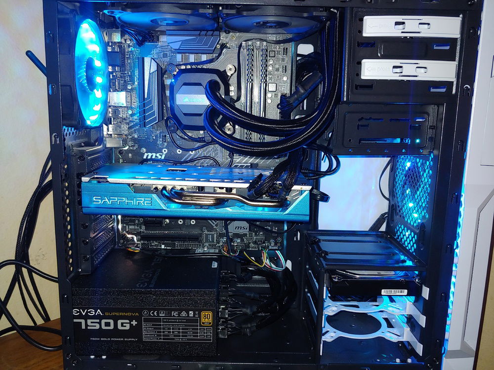 Excuse the wiring. the case doesn't really allow the best for cable management.