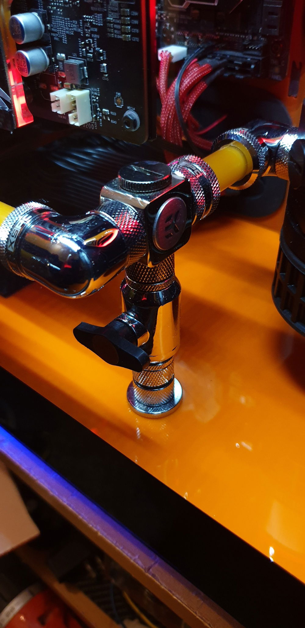 Ek / Alphacool drain port.