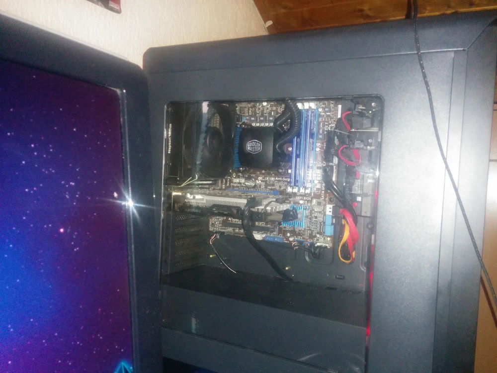 This is my finished build. It's ugly and messy but it's mine and it works just fine :p