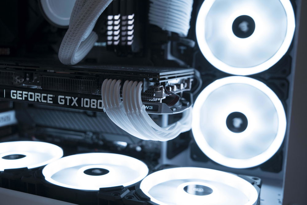 Love the cable sleeves from cablemod.