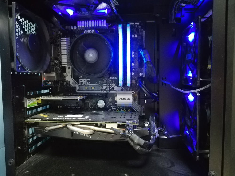 Interior (a little dusty, due for a cleanup soon enough)