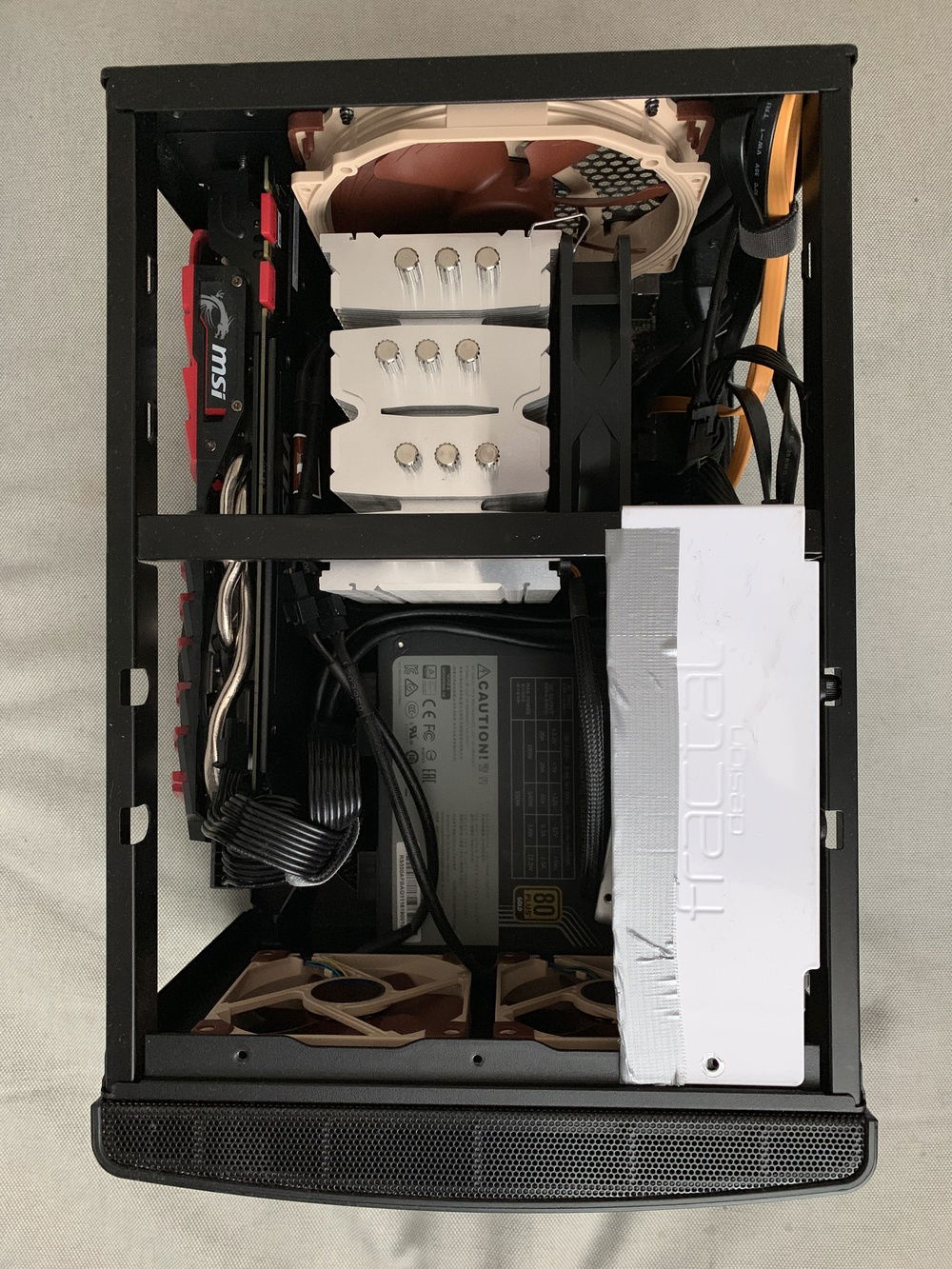 Top-down view of open case.