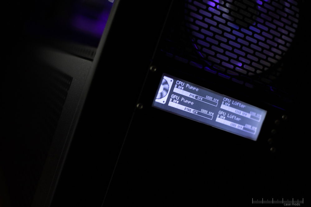 I had nubcustoms.com do the milling for this custom frontpanel cover. The Aquaero monitors the whole cooling system.