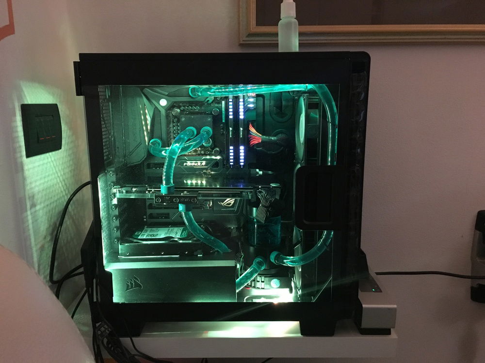 2016 image, building in progress, it misses some part in this image, misses 16 gb of ram and the corsair rgb fans