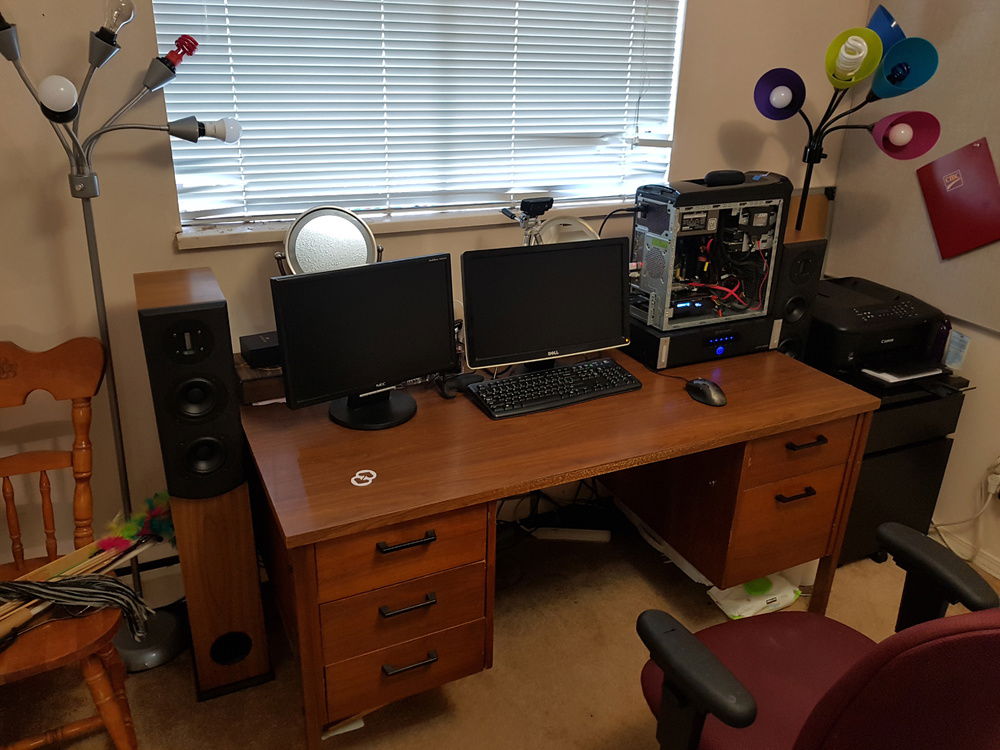Improved streaming setup facing the bed, also hooked up a loaned Emotiva UPA-500 power amplifier.
